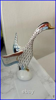 2 Hollohaza Hungary Hand Painted Porcelain Bird Figurines Fishnet Signed MPN 504