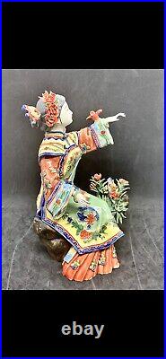 9 Wucai Porcelain Pottery classical beauty Belle Lady Women Play Bird Statue