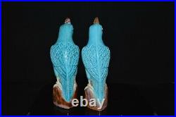 A Pair of antique Chinese export porcelain parrots, Middle of Qing Dynasty
