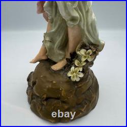 Antique Turn Wien Vienna Austria 4045 Porcelain Lady w Bird Crown Mark