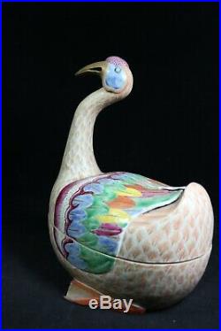 Beautiful Chinese famille rose porcelain duck