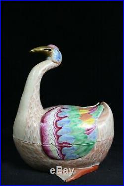 Beautiful chinese famille rose porcelain duck