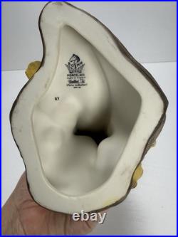 Boehm Bridled Tit Bird Porcelain Figurine 200-24 England Titmouse 9.75 Vintage