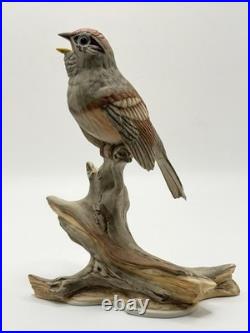 Boehm Porcelain Bird Figurine Tree Sparrow #468