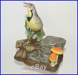 Boehm Porcelain Meadowlark Mushrooms 435 R Bird Figurine Statue USA Vintage
