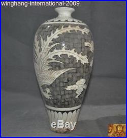 China jizhou Kiln old porcelain carving Phoenix bird statue Bottle Pot Vase Jar