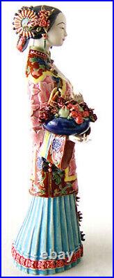 Chinese Ceramic Lady Figurine / Porcelain Dolls Figurine Birthday Celebration