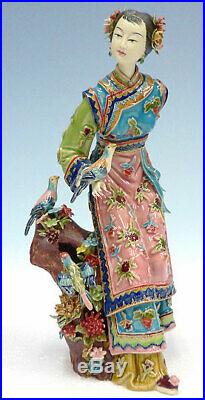 Chinese pottery Wucai Porcelain Classic beauties Belle Three Birds Lady Figurine