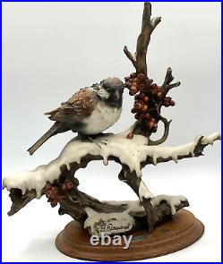 Giuseppe Armani 1982 Sparrow on Snow Figurine Sculpture Berry Twig Winter