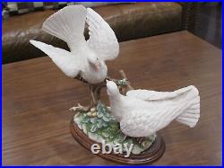 Guiseppe Armani Capodimonte TWO DOVES ON BRANCHES Porcelain 16 Bird Figurine