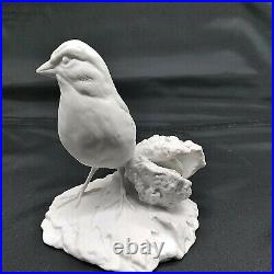 Guiseppe Tagliariol Italy White Bisque Porcelain Bird Figurine Sparrow Signed