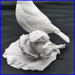 Guiseppe Tagliariol Italy White Bisque Porcelain Bird Figurine Sparrow Signed