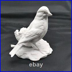 Guiseppe Tagliariol Italy White Bisque Porcelain Bird Figurine Sparrow Signed