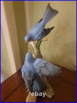 HOMCO Masterpiece, porcelain bird figurine, Springtime Song Bluebirds