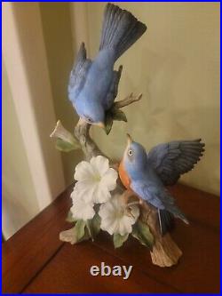 HOMCO Masterpiece, porcelain bird figurine, Springtime Song Bluebirds