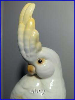 Handmade cockatoo Porcelain Sculpture Signed, late 20th century style