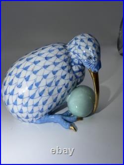 Herend Hungary Handpainted Blue Fishnet Bird Figurine Kiwi w Egg VH #1534