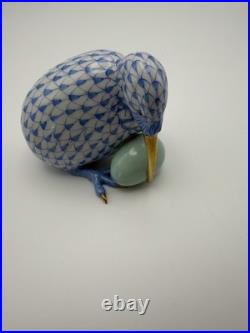 Herend Hungary Handpainted Blue Fishnet Bird Figurine Kiwi w Egg VH #1534