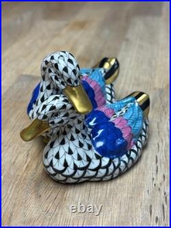 Herend Hungary Pair of Ducks 5036 Fishnet Pattern/Hand-Painted/24k Gold Accent