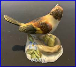 Herend Porcelain Bird Figurine Mother bird with Chicks