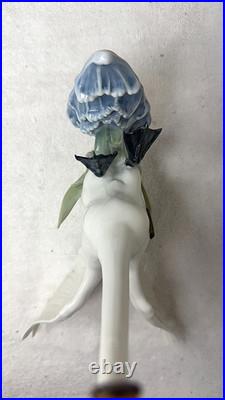 Hutschenreuther Swan Porcelain Figurine by Hans Achtziger Vintage Germany 1950s