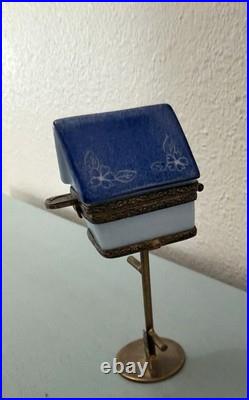 Limoges Blue Bird House On Stand Trinket Box Peint Main A. B
