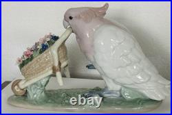 Lladró 6517 How Skillful! Cockatoo Bird Wheelbarrow Flowers BOX Excellent Cond
