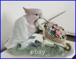 Lladró 6517 How Skillful! Cockatoo Bird Wheelbarrow Flowers BOX Excellent Cond
