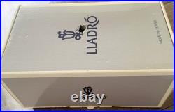 Lladró 6517 How Skillful! Cockatoo Bird Wheelbarrow Flowers BOX Excellent Cond