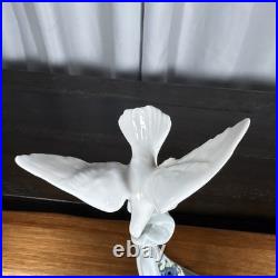 Lladró Porcelain Hand-Painted Bird Figurine Floral Base Glossy 1988 #5319