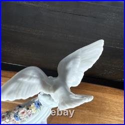 Lladró Porcelain Hand-Painted Bird Figurine Floral Base Glossy 1988 #5319