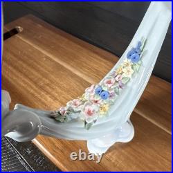 Lladró Porcelain Hand-Painted Bird Figurine Floral Base Glossy 1988 #5319