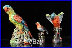 Lot de 4 oiseaux perroquet Porcelaine de Paris Antique birds statue porcelain