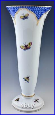 MINT HEREND Rothschild Bird Blue Border 9 Vase Motif #2