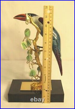 Mangani Oggetti Italian Porcelain Exotic Sculpture Bird Gilt Feet Statue, Goebel