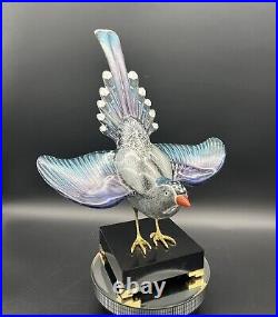 Mangani Oggetti Italian Porcelain Exotic Sculpture Magpie Bird Gilt Feet Statue