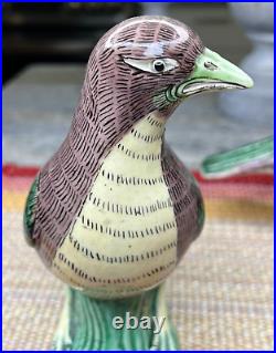 Pair Antique Chinese Export Porcelain Birds Doves Pigeon Polychrome Purple Green