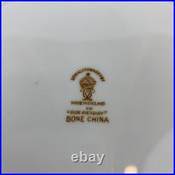 Royal Crown Derby 26 PIECES SET Olde Avesbury England Bone China Plates Mugs Tea