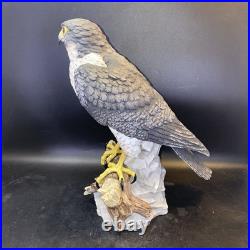 Stunning, Vintage Porcelain Peregrine Falcon by Stefani Porcelains Japan 12