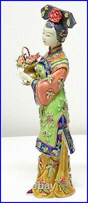 Traditional Chinese Lady Shiwan Chinese Porcelain Ceramic Lady Figurine