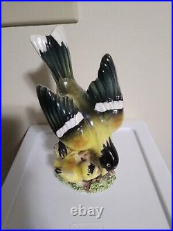 VTG NAPCO CERAMIC PORCELAIN Mom Bird Feeding Baby Bird SPAGTTIE Figurine JAPAN