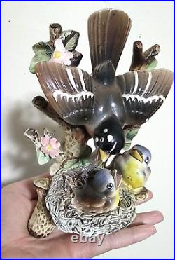 VTG NICE NAPCO CERAMIC Mom Bird Feeding Baby Bird SPAGTTIE NEST Figurine JAPAN