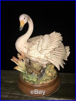 Vintage 9/7 PREENING GOOSE SWAN Open Wings Porcelain Figurine Statue UNIQUE j8