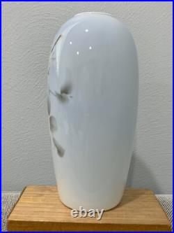 Vintage Japanese Fukugawa Signed Porcelain Vase with Birds & Flowers Decoration