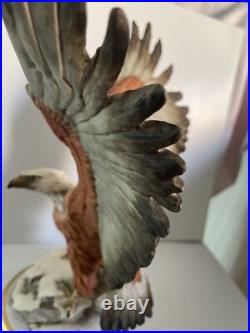 VtG Amazing Detailed Capodimonte 9.5 Tall Figurine/ Sculpture Bald Eagle on Sno