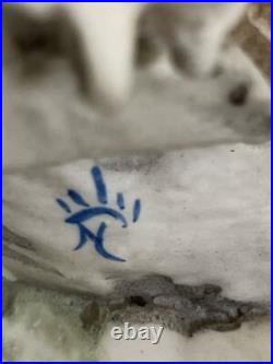 VtG Amazing Detailed Capodimonte 9.5 Tall Figurine/ Sculpture Bald Eagle on Sno