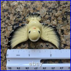 Vtg Hagen Renaker VERY RARE Miniature Yellow & Black Flying Bird w Metal Legs