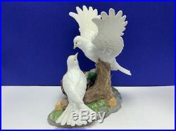 Wellington collection white Doves baby birds figurine statue sculpture nest vtg